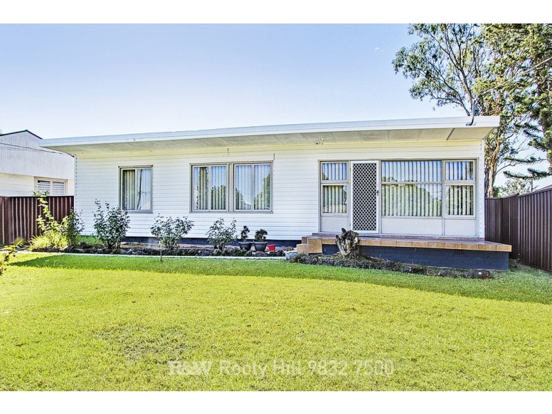 5 Aitape Crescent, Whalan NSW 2770