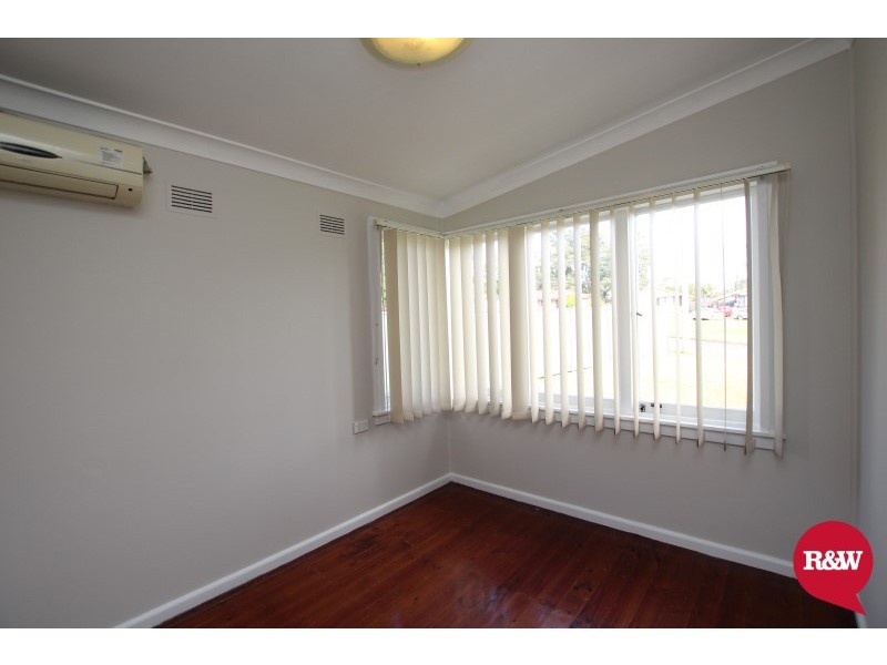 8 Hales Place, Blackett NSW 2770