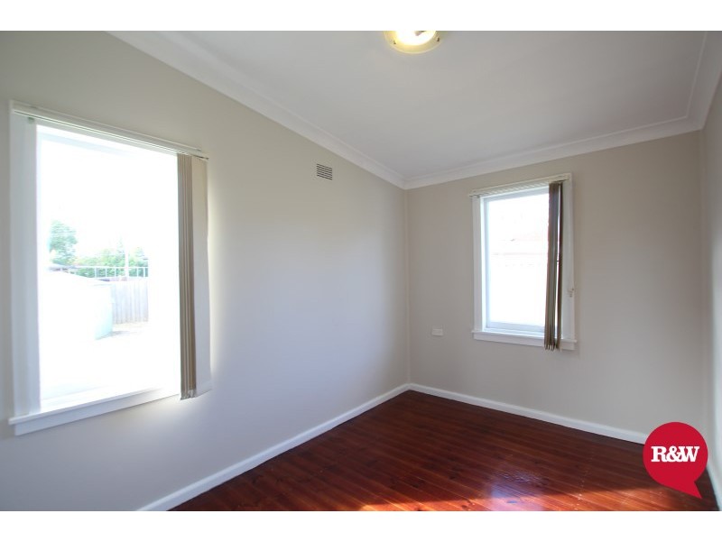 8 Hales Place, Blackett NSW 2770