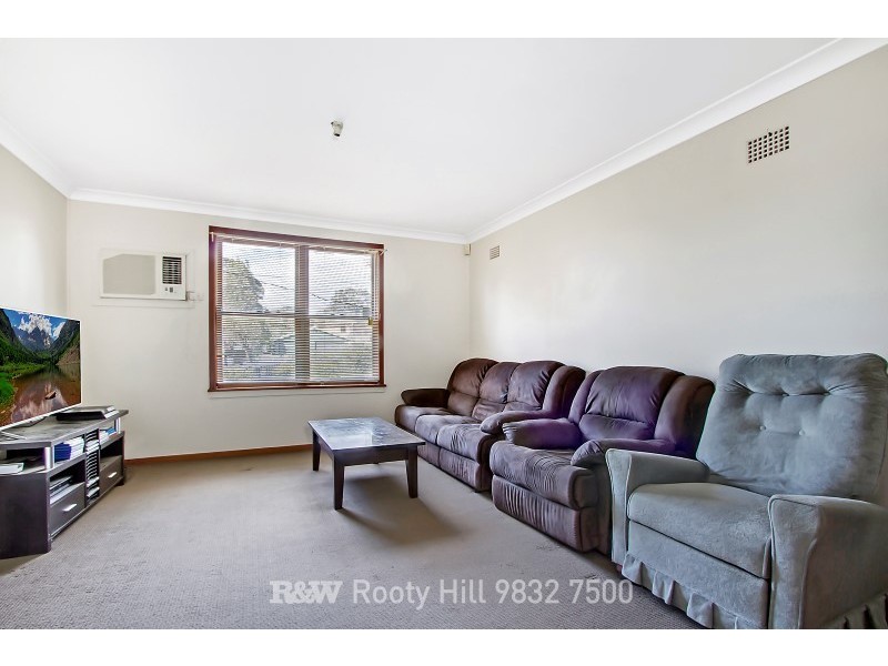 32 Wangaroa Crescent, Lethbridge Park NSW 2770