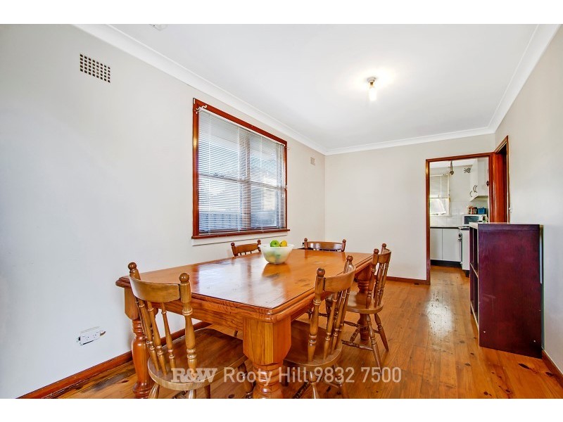 32 Wangaroa Crescent, Lethbridge Park NSW 2770