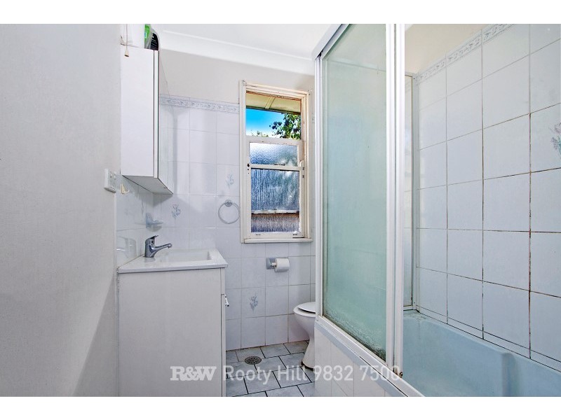 32 Wangaroa Crescent, Lethbridge Park NSW 2770