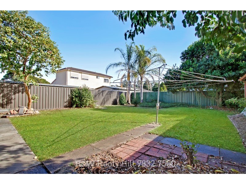 32 Wangaroa Crescent, Lethbridge Park NSW 2770