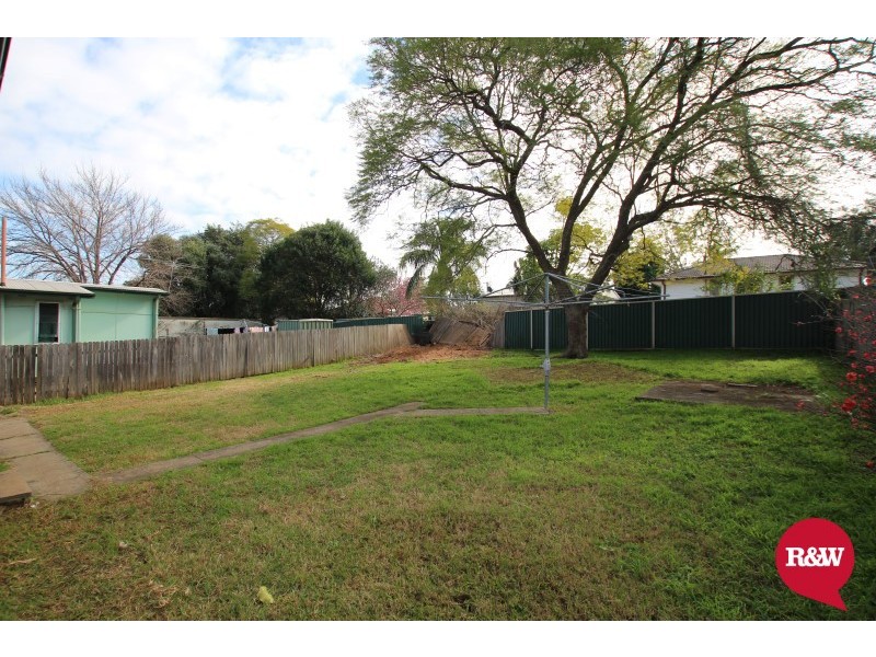 82 Bulolo Drive, Whalan NSW 2770