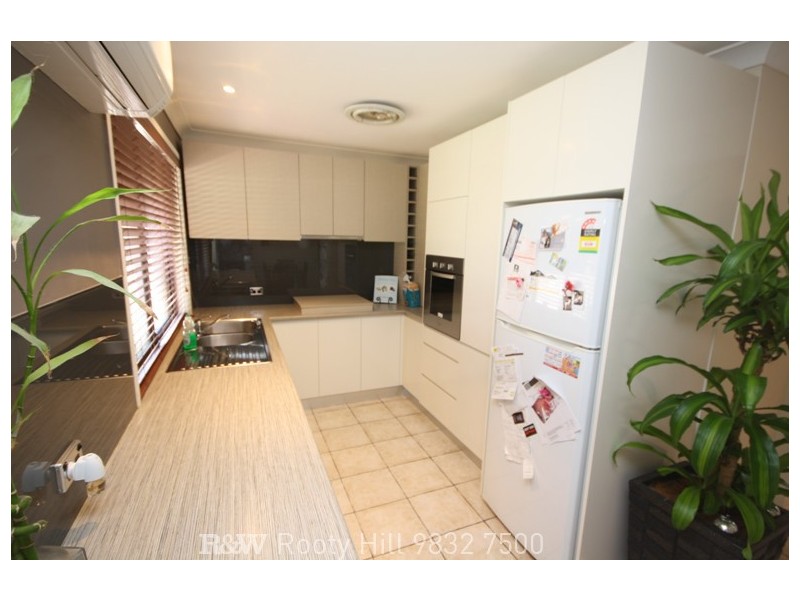 18 Hillview Place, Glendenning NSW 2761