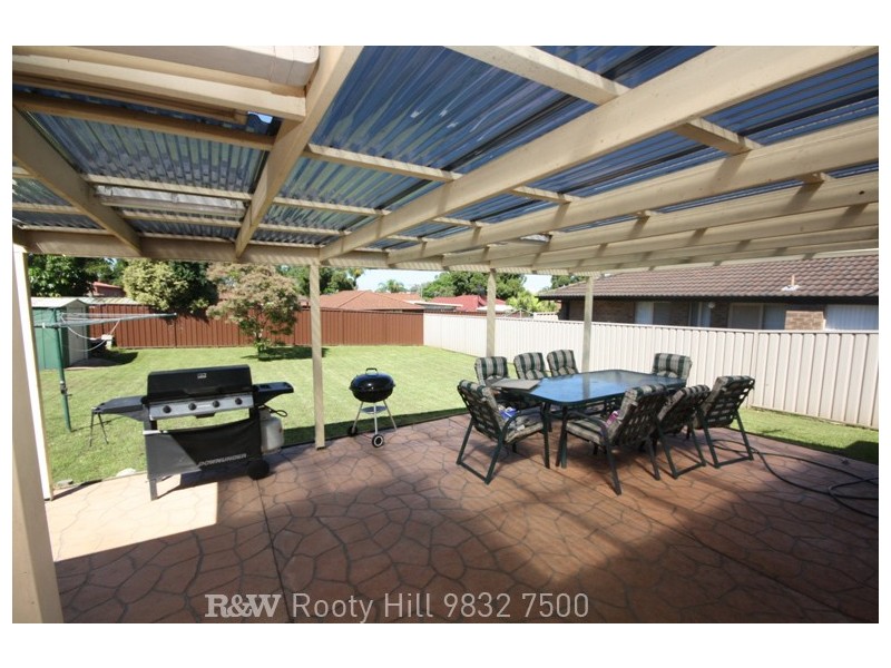 18 Hillview Place, Glendenning NSW 2761