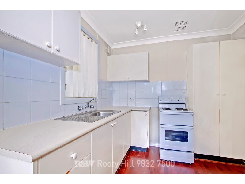 17 Forrester Road, Lethbridge Park NSW 2770