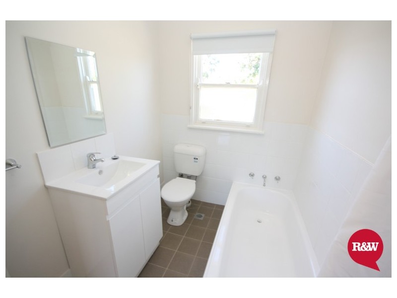 32 Woodview Road, Oxley Park NSW 2760