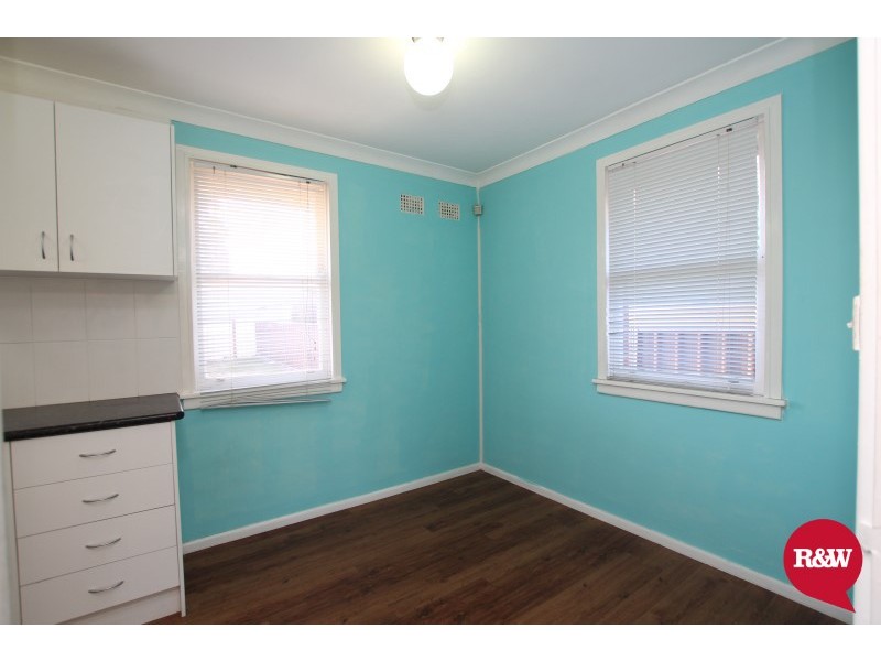 4 Gasmata Crescent, Whalan NSW 2770