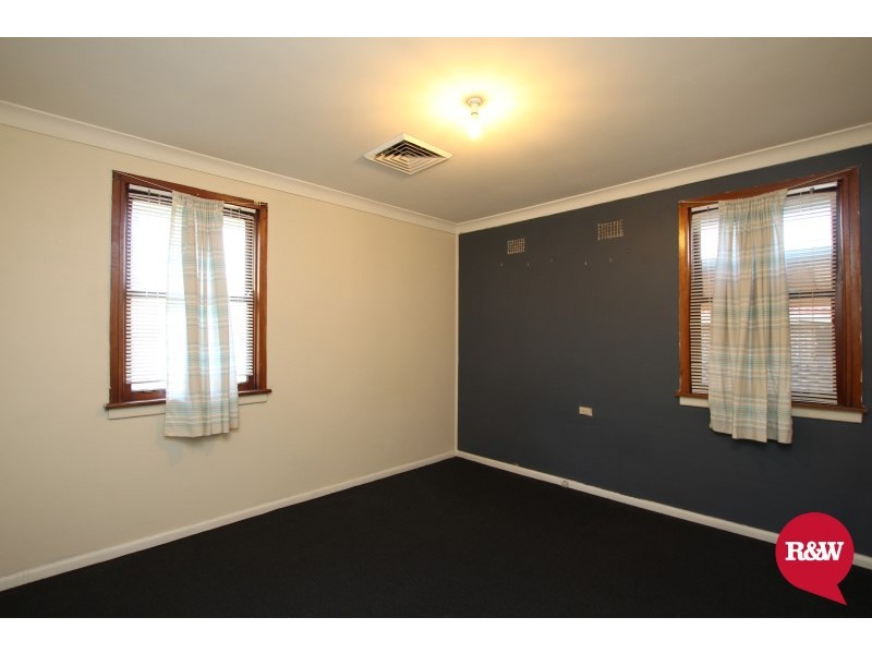 4 Gasmata Crescent, Whalan NSW 2770