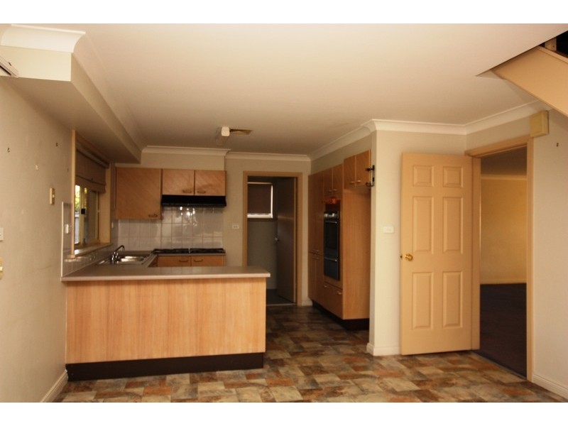 4 Roses Run, Westleigh NSW 2120