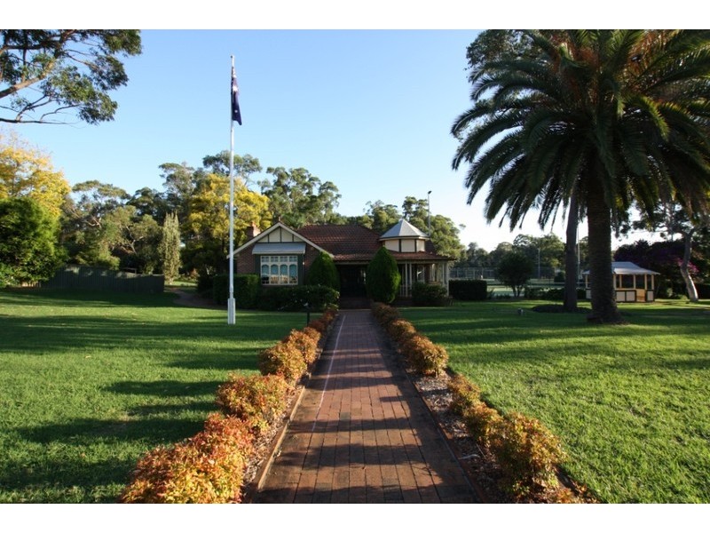 4 Roses Run, Westleigh NSW 2120