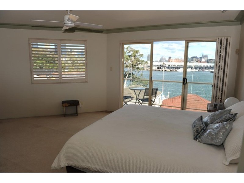 33 William Street **PENDING DEPOSIT**, Balmain East NSW 2041