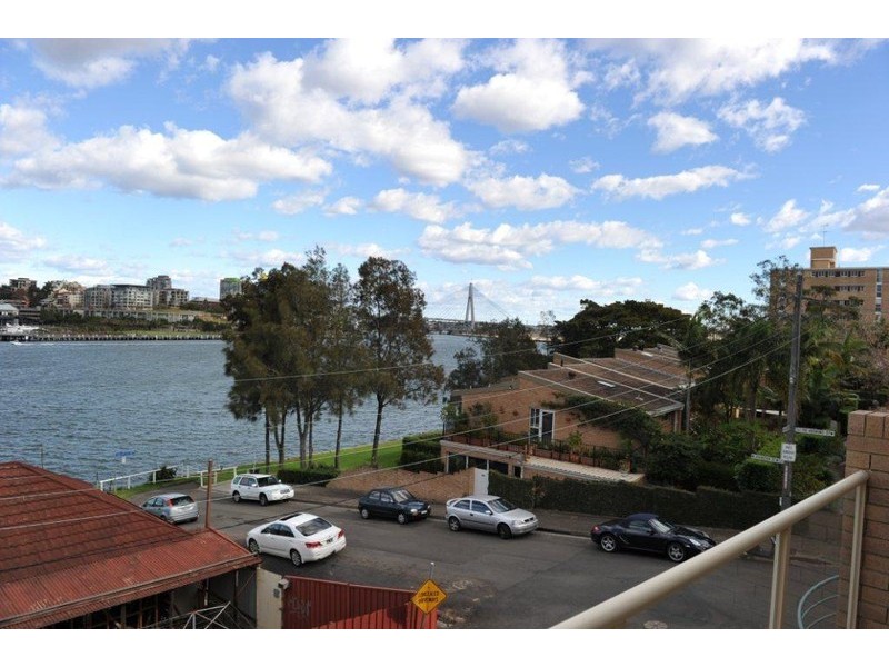 33 William Street **PENDING DEPOSIT**, Balmain East NSW 2041