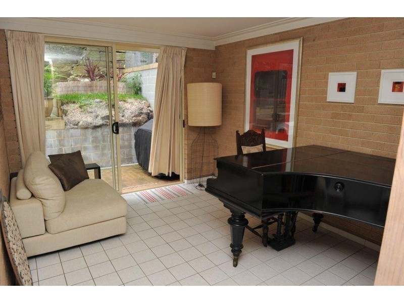 33 William Street **PENDING DEPOSIT**, Balmain East NSW 2041