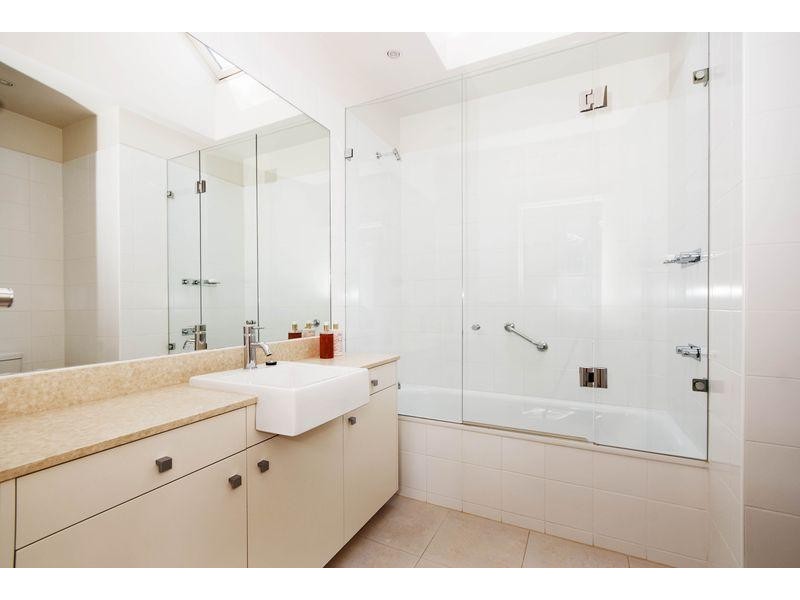 17 The Avenue, Balmain East NSW 2041