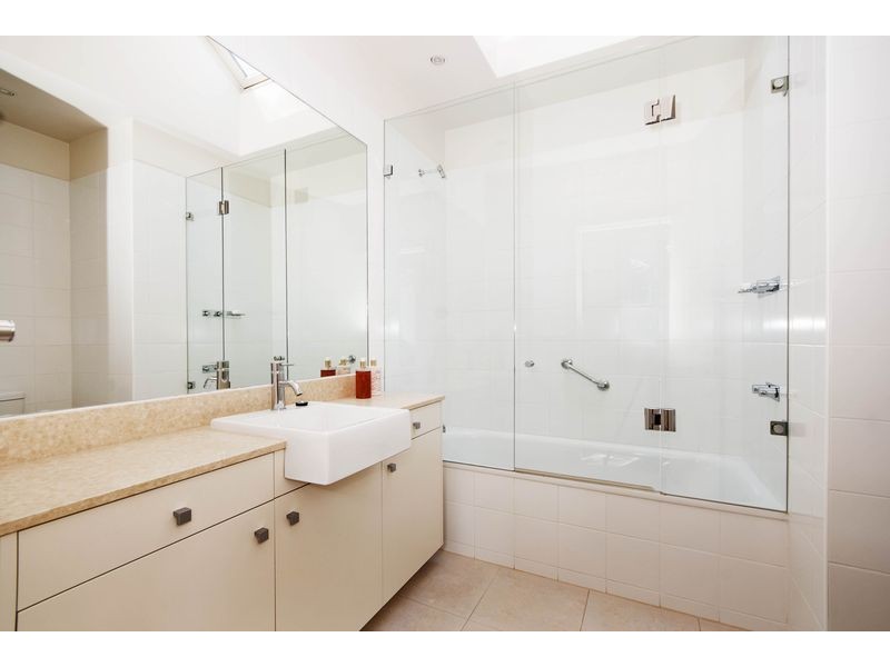 17 The Avenue, Balmain East NSW 2041