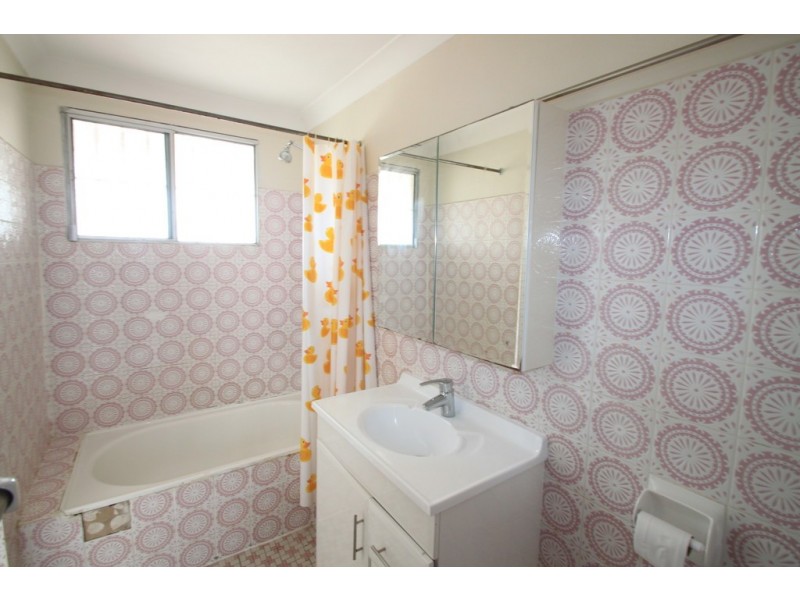 18 Frampton Avenue, Marrickville NSW 2204