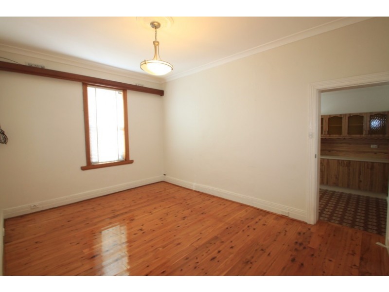 18 Frampton Avenue, Marrickville NSW 2204