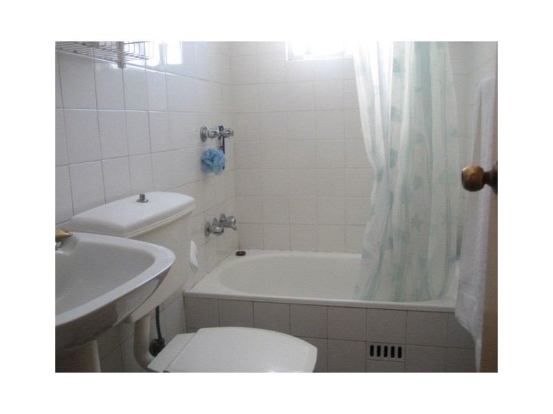 2/113 Petersham Road, Marrickville NSW 2204