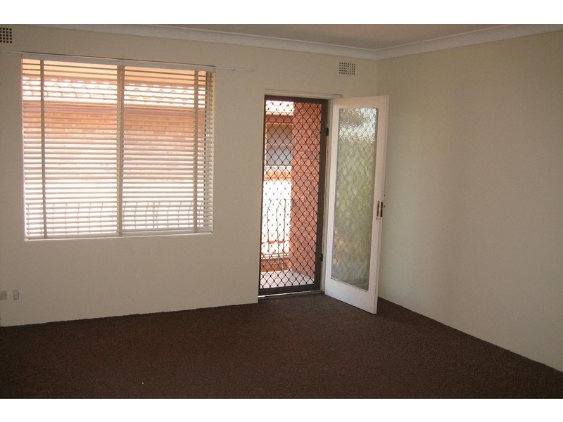 4/7 Mons Street, Canterbury NSW 2193