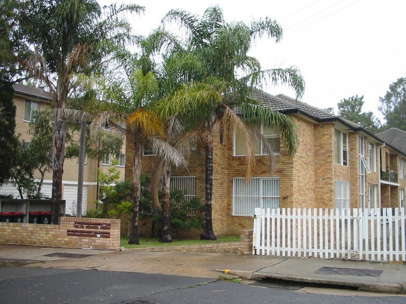 8/62 Floss Street, Hurlstone Park NSW 2193