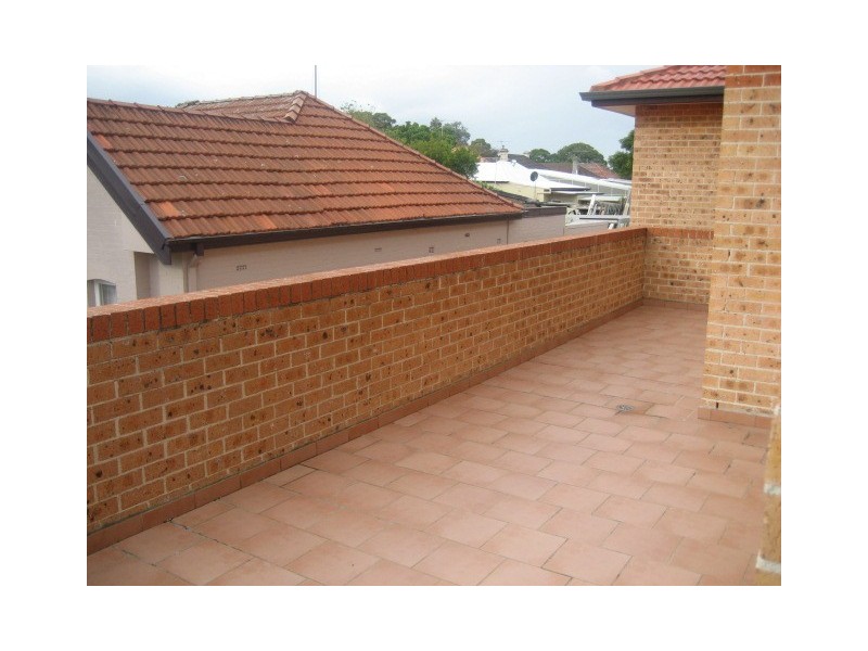 2/96 Duntroon Street, Hurlstone Park NSW 2193