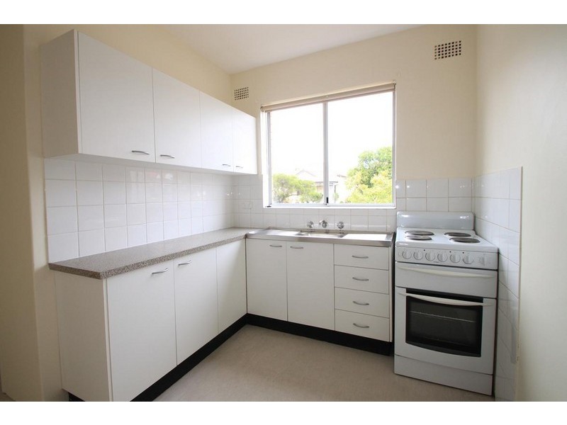 1/3 Moyes Street, Marrickville NSW 2204
