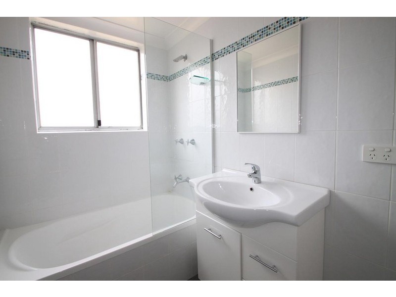1/3 Moyes Street, Marrickville NSW 2204