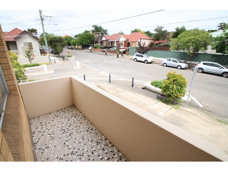 1/3 Moyes Street, Marrickville NSW 2204