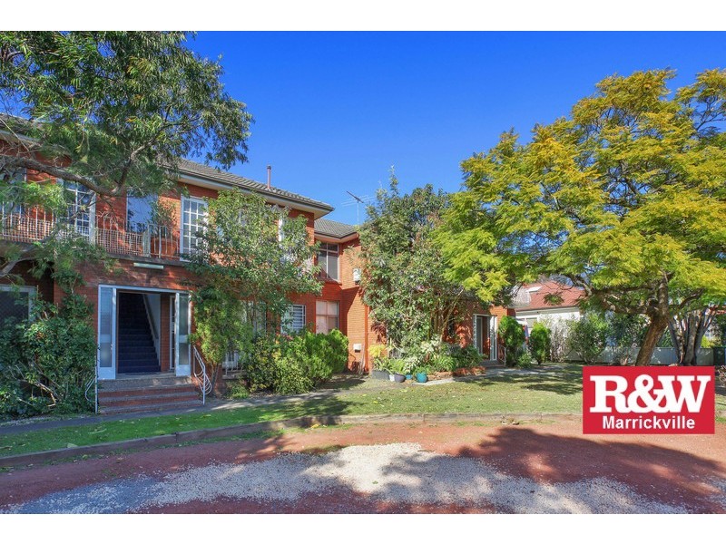 8/6 Kresser Grove, Canterbury NSW 2193