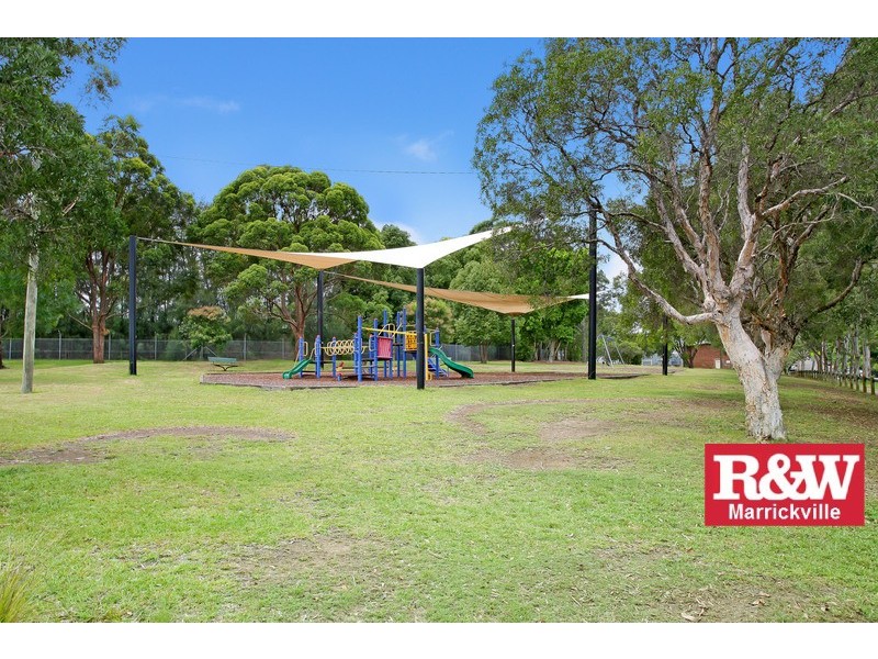 8/6 Kresser Grove, Canterbury NSW 2193