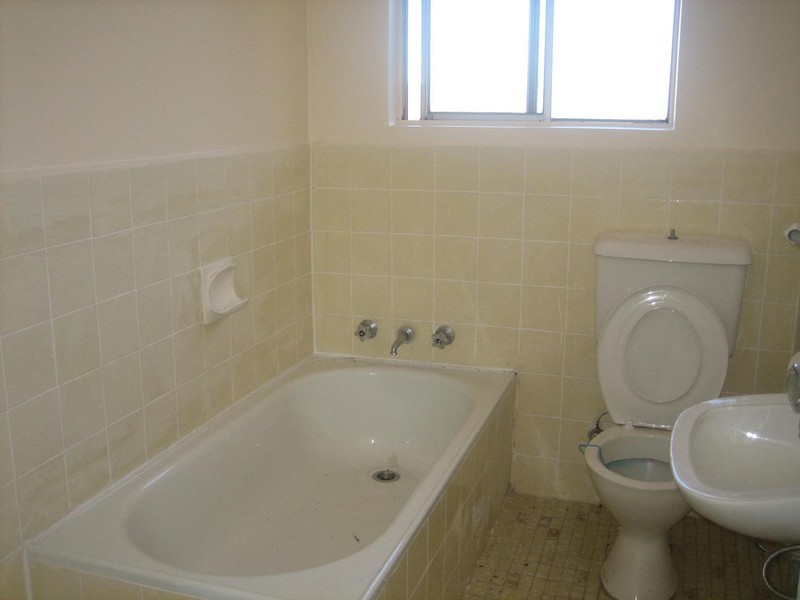 8/64 Northumberland Road, Auburn NSW 2144