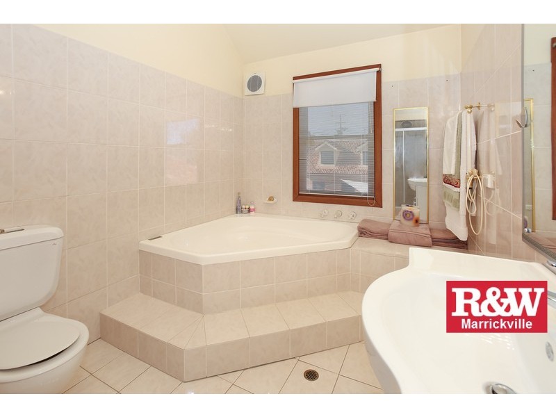 2 Earlwood Crescent, Bardwell Park NSW 2207