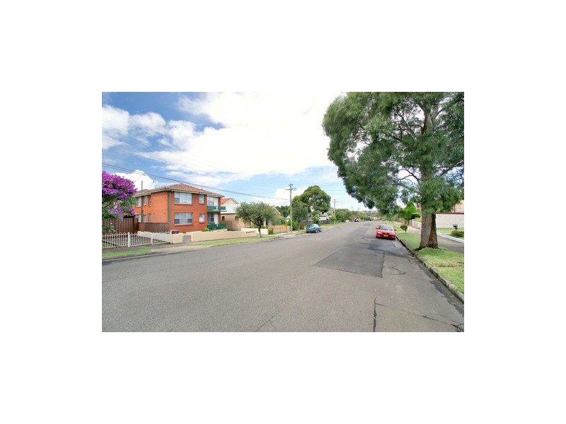 2/11 Fernhill Street, Hurlstone Park NSW 2193