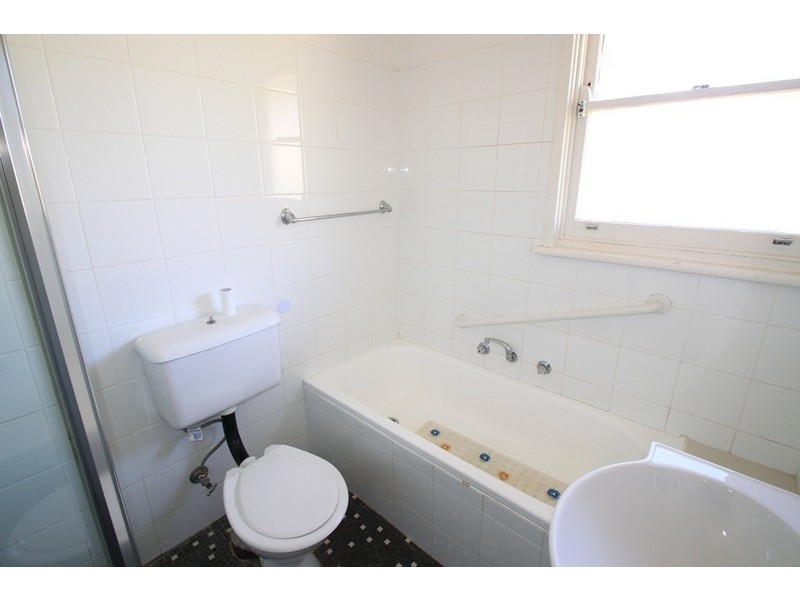 10 Glover Street, Greenacre NSW 2190