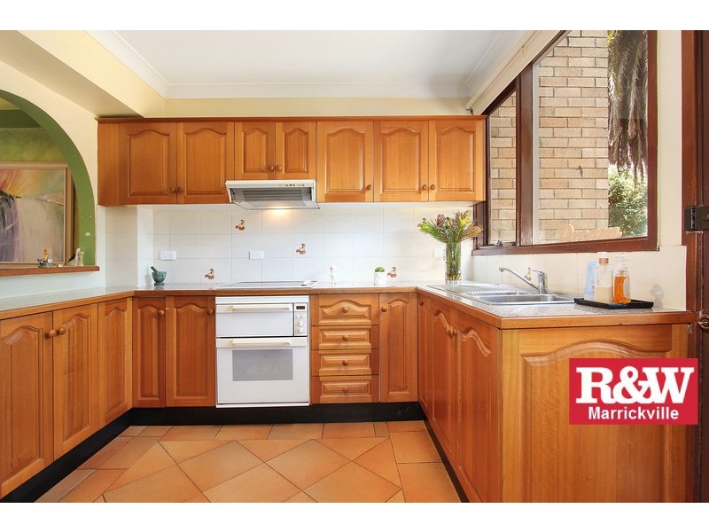 2/74 Floss Street, Hurlstone Park NSW 2193