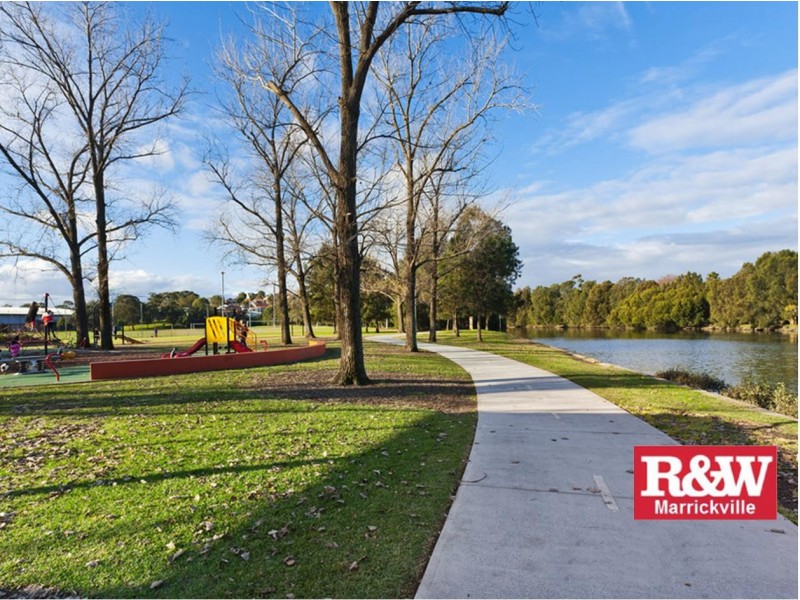 2/74 Floss Street, Hurlstone Park NSW 2193