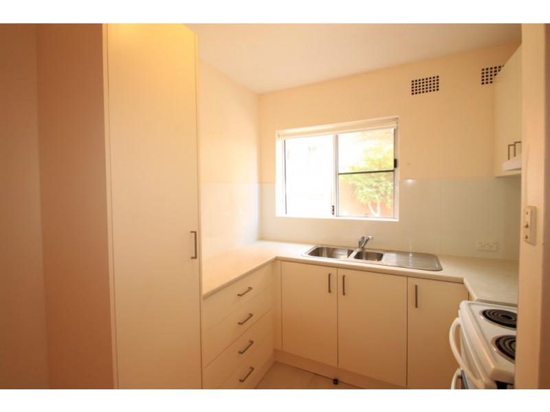 2/52 Crinan Street, Hurlstone Park NSW 2193