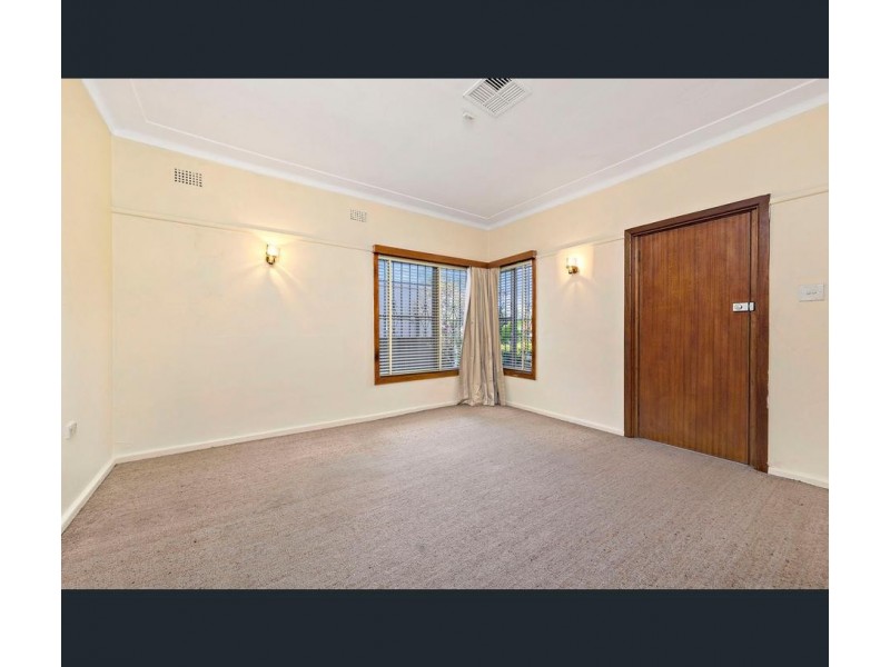 19 Jay Avenue, Belfield NSW 2191