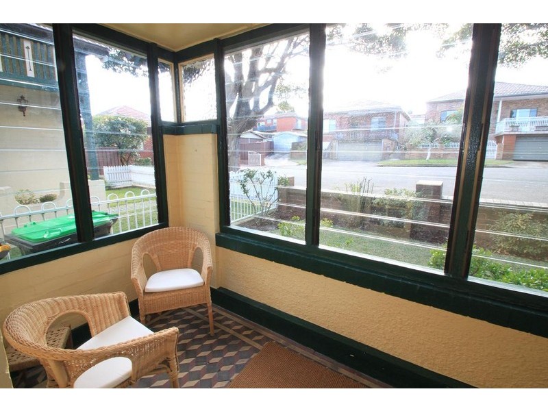 10 Woodside Avenue, Hurlstone Park NSW 2193