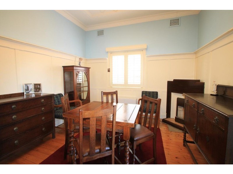 10 Woodside Avenue, Hurlstone Park NSW 2193