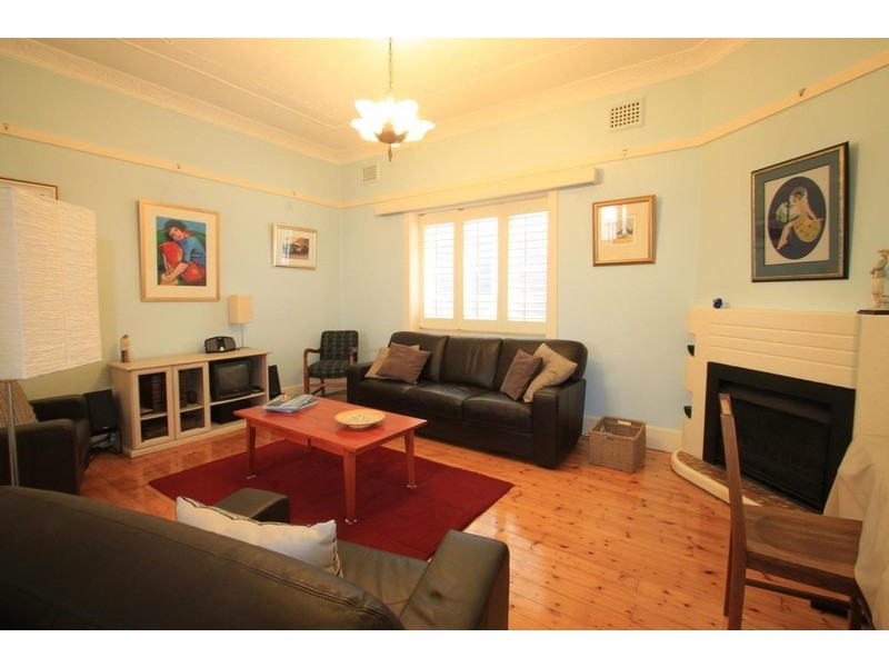 10 Woodside Avenue, Hurlstone Park NSW 2193