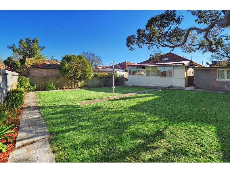 16 Hugh Avenue, Dulwich Hill NSW 2203