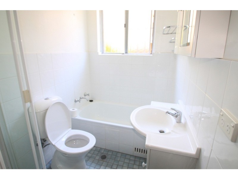 2/54 Floss Street, Hurlstone Park NSW 2193