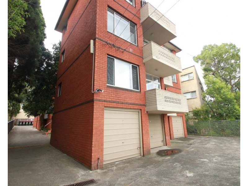 4/11 Arthur Street, Marrickville NSW 2204