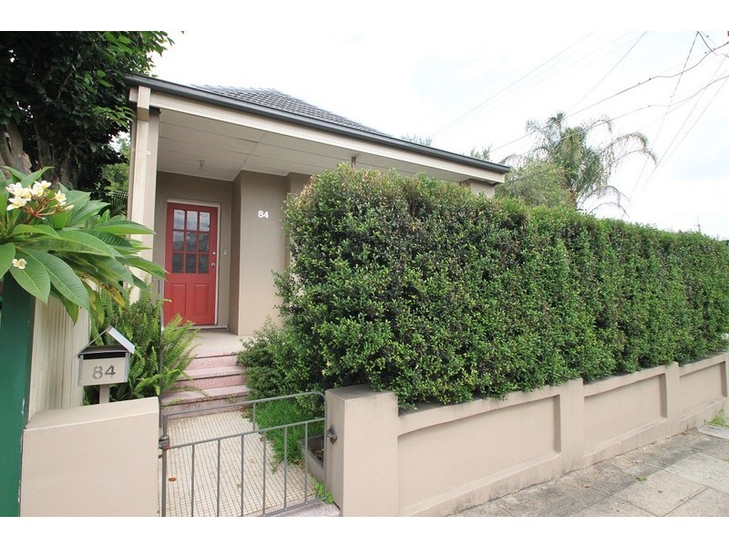 84 Station Street, Tempe NSW 2044