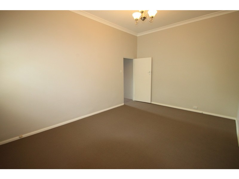 84 Station Street, Tempe NSW 2044