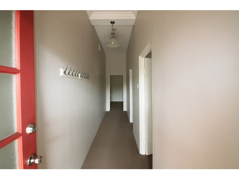 84 Station Street, Tempe NSW 2044