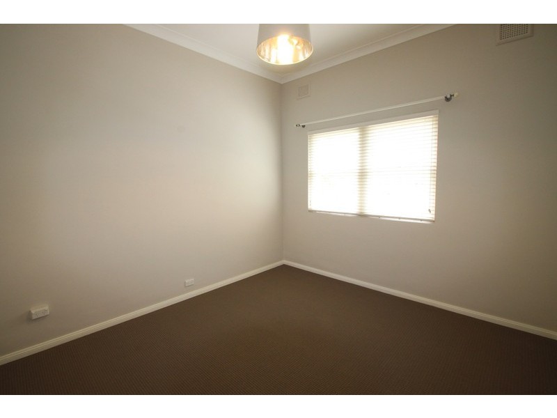 84 Station Street, Tempe NSW 2044